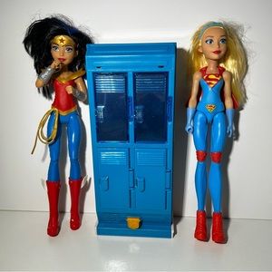 DC Comics Super Hero 2 Girls SuperGirl 12” Dolls 2016 And  Locker Play Set Works